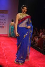 Model walk the ramp for Bhairavi Jaikishan show at Lakme Fashion Week Day 4 on 6th Aug 2012 (29681103).JPG